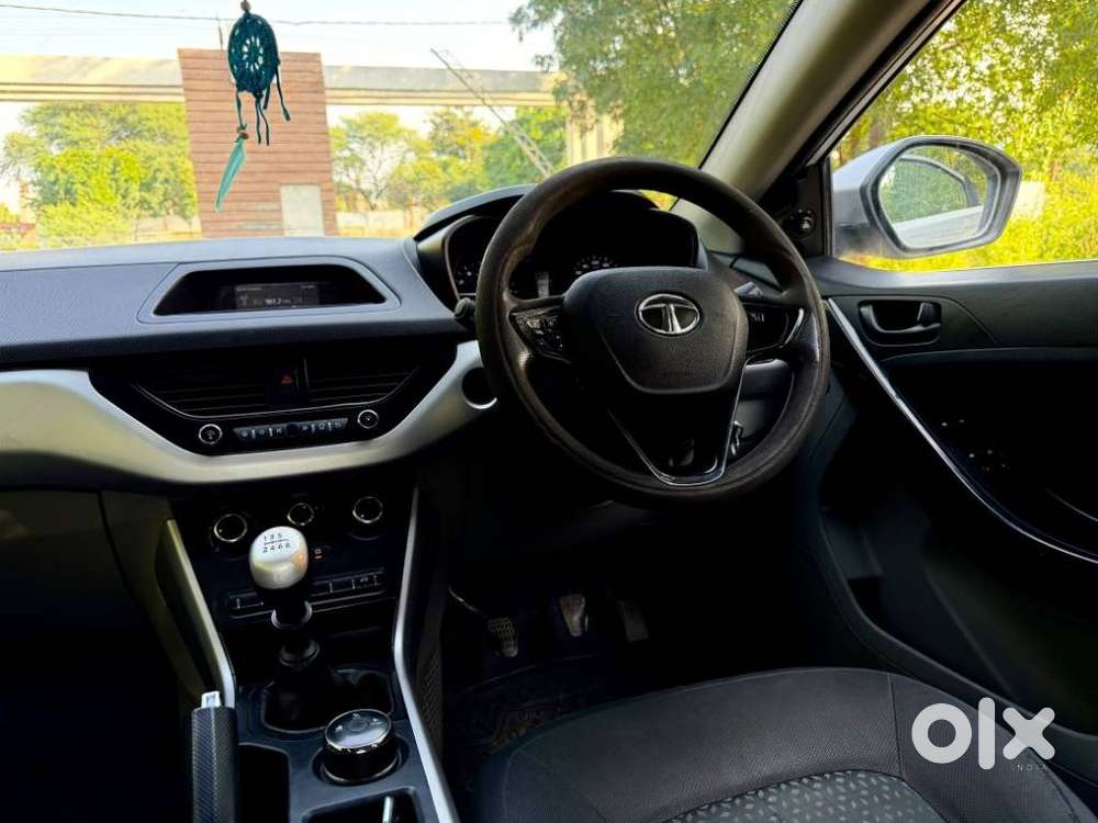 Tata Nexon 1.2 Revotron Xm (s), 2018, Petrol