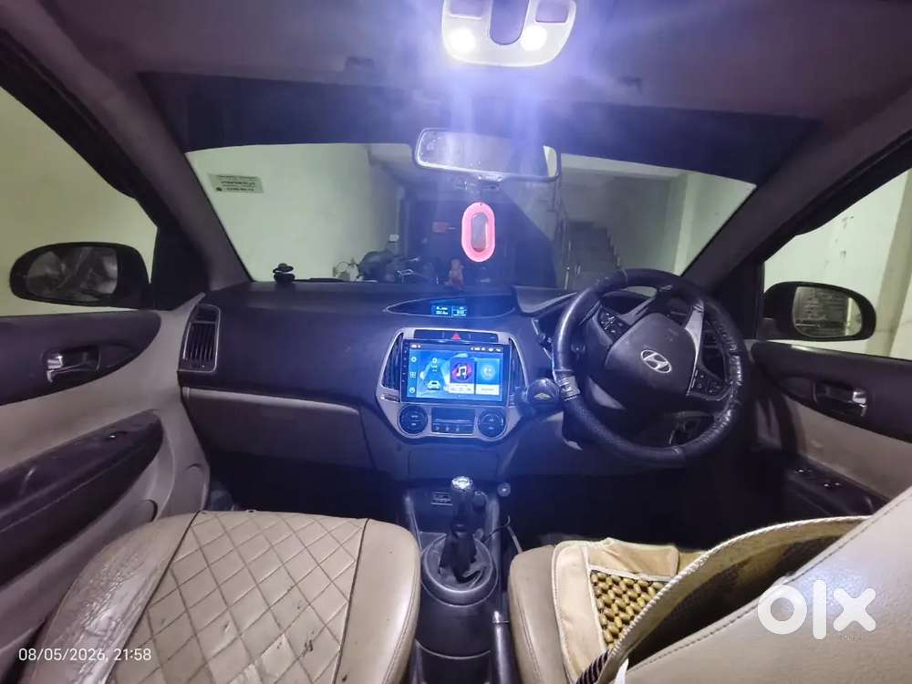 Hyundai I20 Sports Bs Iv Top Model With Cng + Petrol On Paper