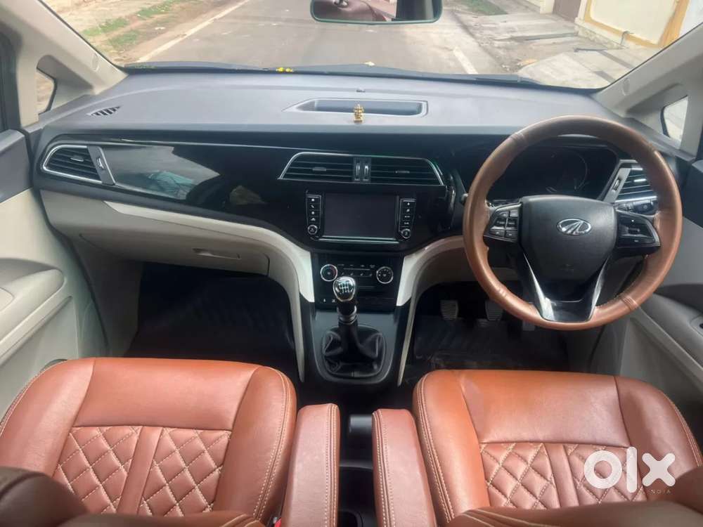 Mahindra Marazzo M6, 2018, Diesel