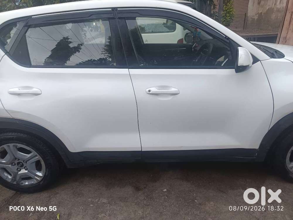 Kia Sonet Petrol 2021