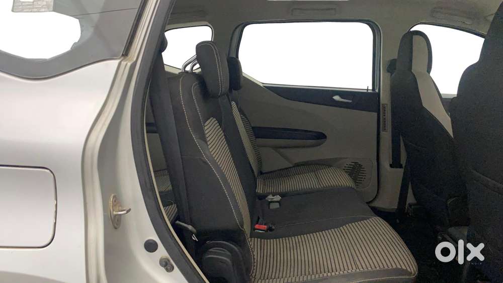 Renault Triber Rxz, 2024, Petrol
