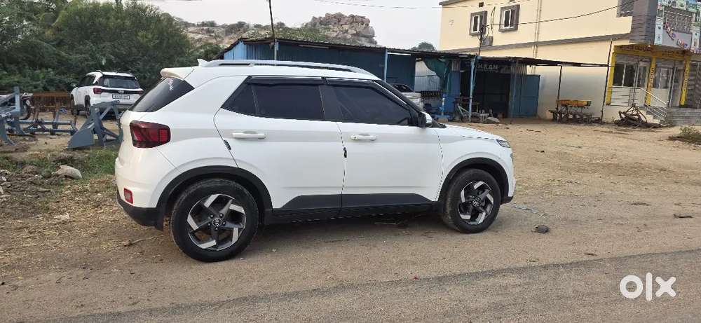 Hyundai Venue 2019 Diesel 52000 Km Driven