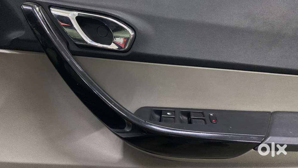 Tata Tiago 1.2 Revotron Xza, 2018, Petrol