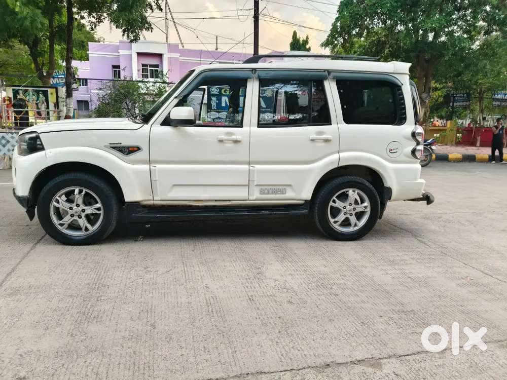 Mahindra Scorpio S8 Intell Hybrid 2017/18