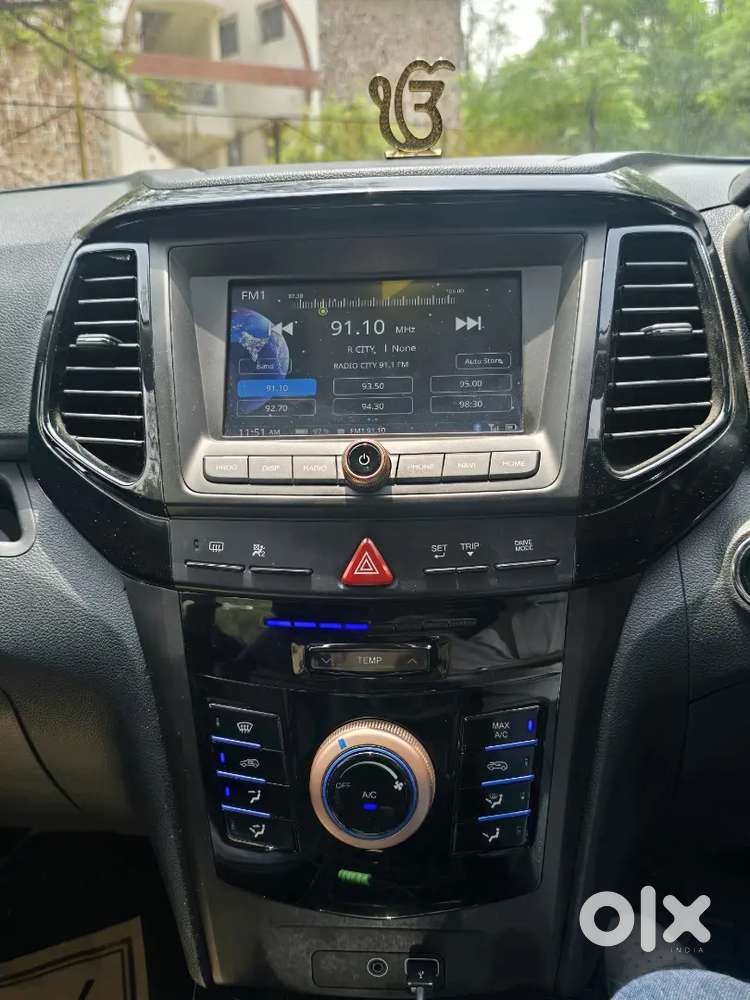 Xuv 400 Ev Black Colour