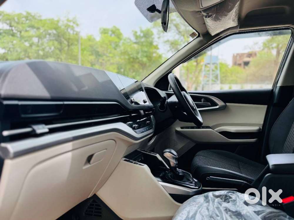 Kia Carens 1.4 Prestige Plus Turbo Dct 7 Str, 2022, Petrol