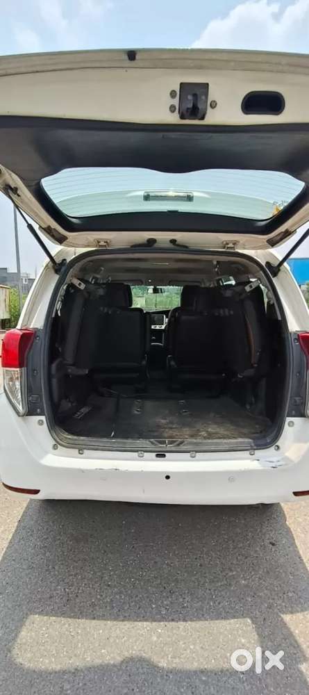Toyota Innova Crysta 2.4 G Mt 7 Str, 2017, Diesel