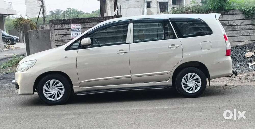 Toyota Innova 2.5 G (diesel) 8 Seater Bs Iv, 2016, Diesel