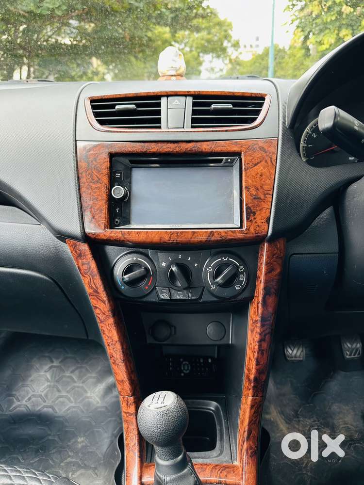Maruti Suzuki Swift Vxi Abs Bsiv, 2017, Petrol