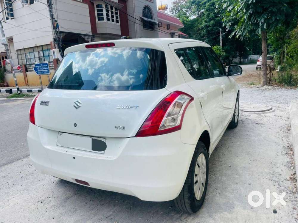 Maruti Suzuki Swift Vxi 1.2 Abs Bs-iv, 2013, Petrol