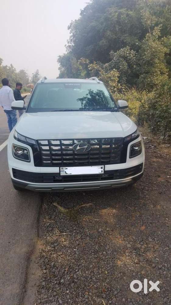 Hyundai Venue 2025 Diesel 70000 Km Driven