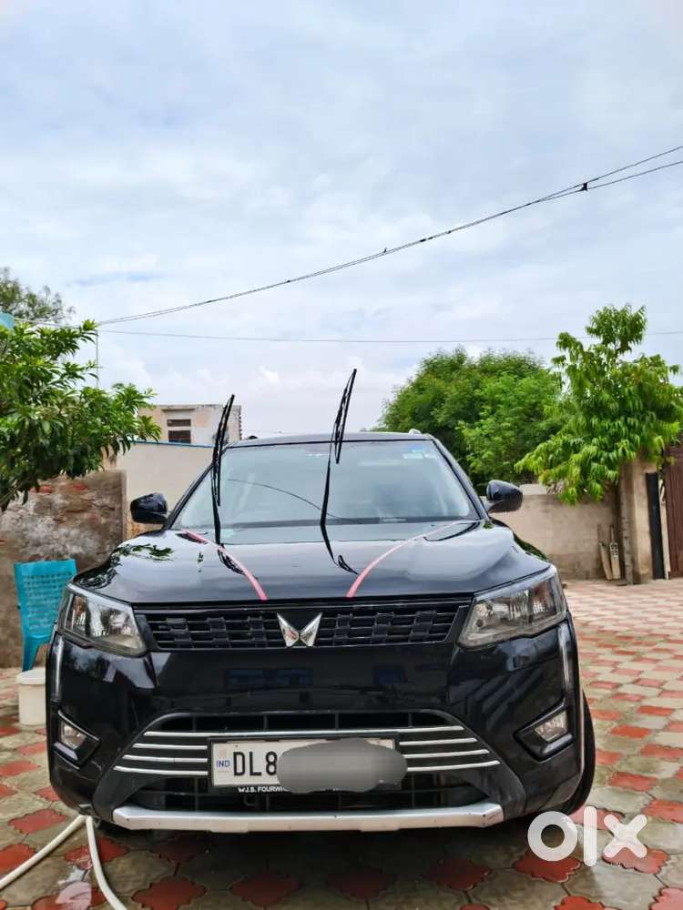 Mahanadra Xuv 300 Sunroof Nice Condition Car Ladi Parsan Use Car