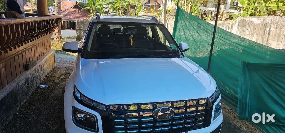 Hyundai Venue 2025 Diesel 9500 Km Driven
