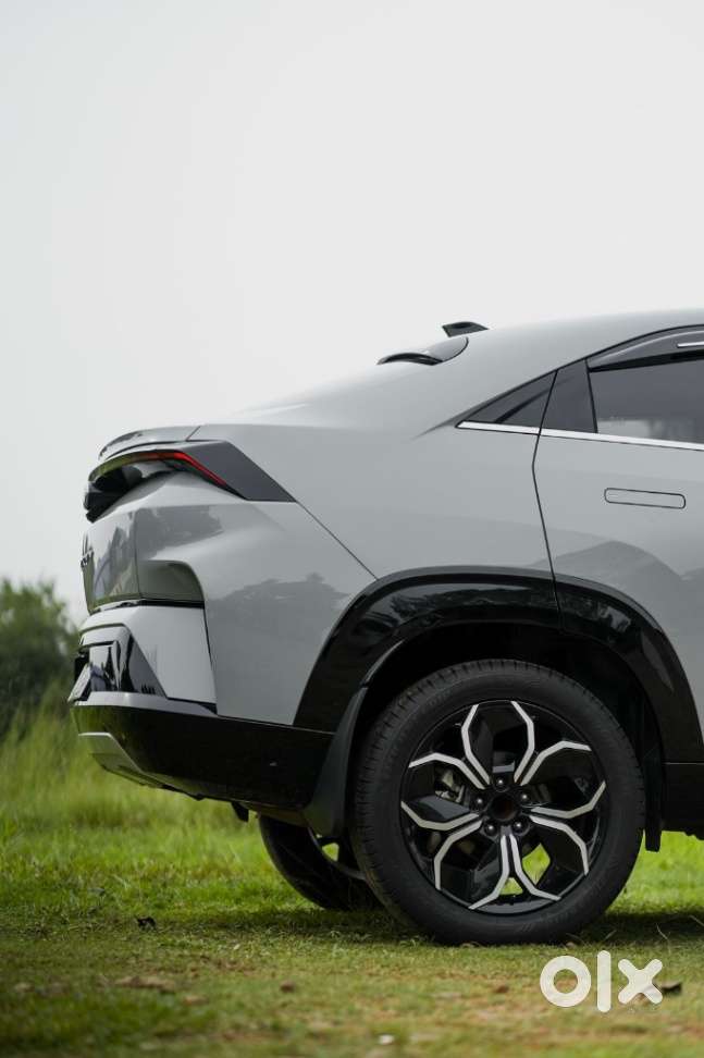 Tata Curvv Accomplished Plus A 1.2 Hyperion Gdi Petrol 6mt, 2025, Pe..