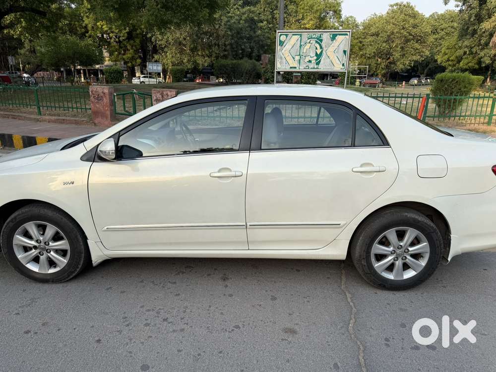 Toyota Corolla Altis [2011-2014] 1.8 Vl At, 2013, Petrol
