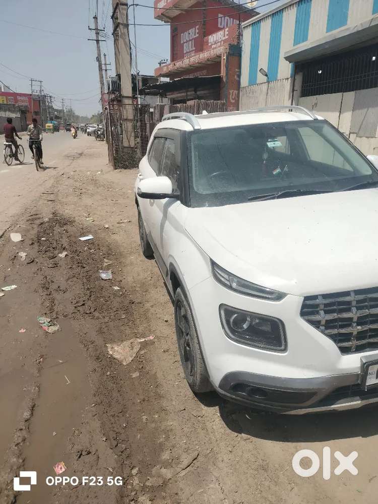 Hyundai Venue 2021 Petrol 60450 Km Driven