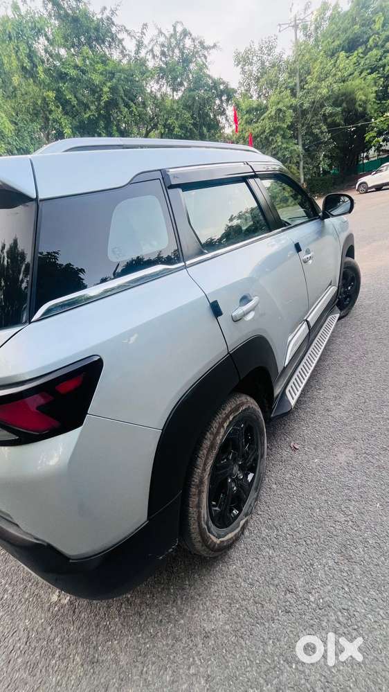 Maruti Suzuki Brezza 1.5 Zxi Smart Hybrid, 2023, Petrol