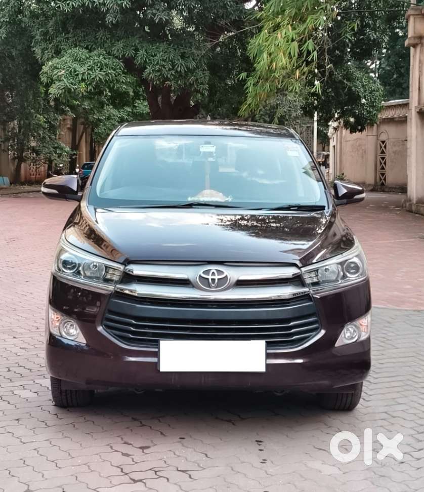 Toyota Innova Crysta 2.4 V 8 Str, 2016, Diesel