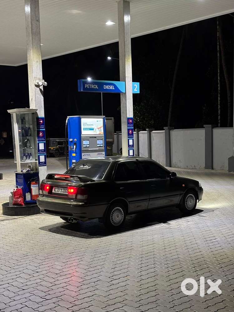 Maruti Suzuki Esteem 1999