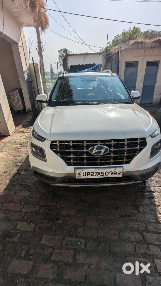 Hyundai Venue 2019 Petrol With Sunroof