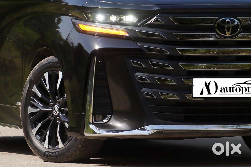 Toyota Vellfire Vip – Executive Lounge, 2025, Petrol