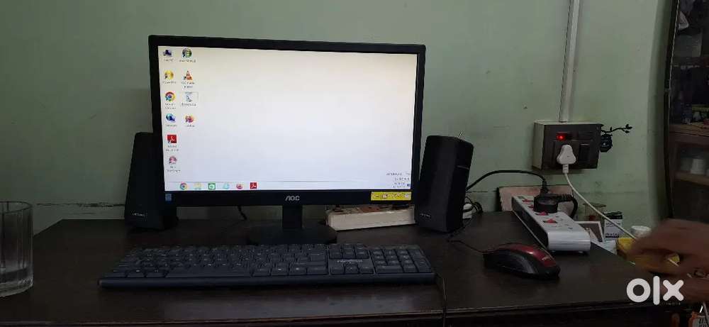 SELLING A FULL DESKTOP SET - MONITOR, KEYBOARD, MOUSE , CPU, 2 SPEAKER ...