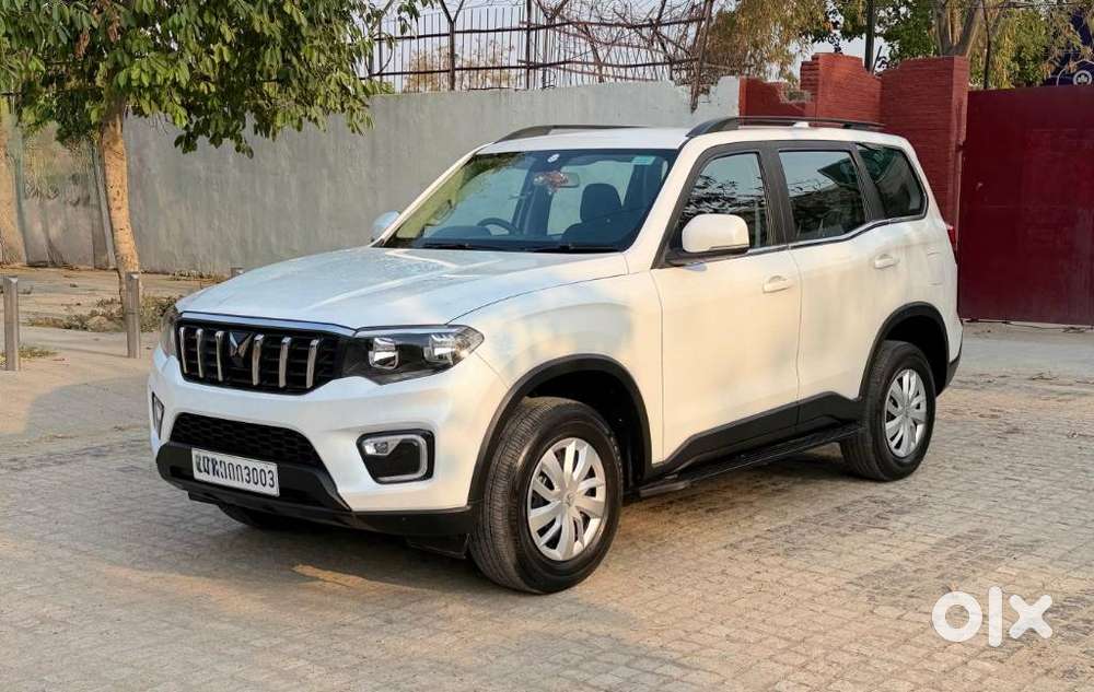 Mahindra Scorpio N Z4 Petrol Mt 7 Str (e), 2026, Petrol