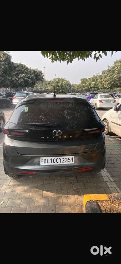 Tata Altroz Petrol 2024