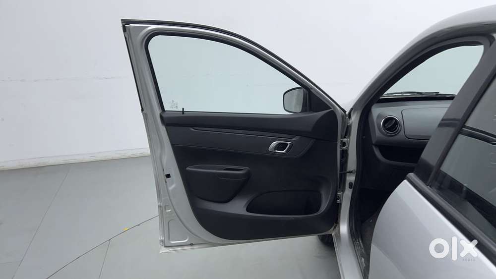 Renault Kwid 2019-ongoing 1.0 Rxt Amt (o), 2018, Petrol