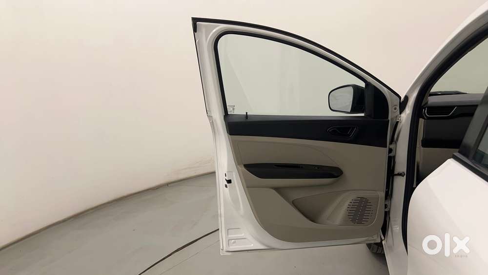 Renault Triber Rxt, 2022, Petrol