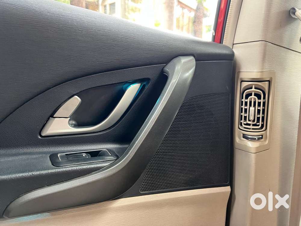 Mahindra Xuv500 2.2 W10, 2016, Diesel