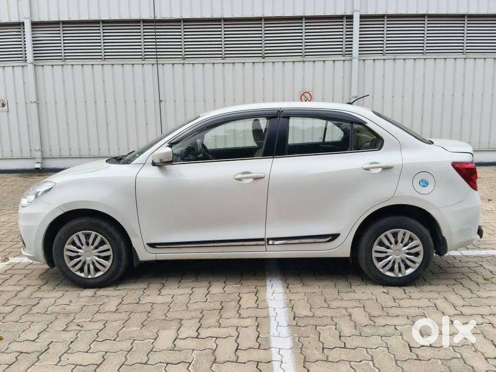 Maruti Suzuki Dzire 1.2 Vxi Amt, 2022, Petrol