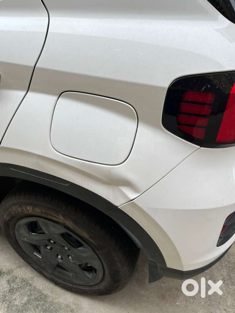Hyundai Venue Petrol Manual 2025