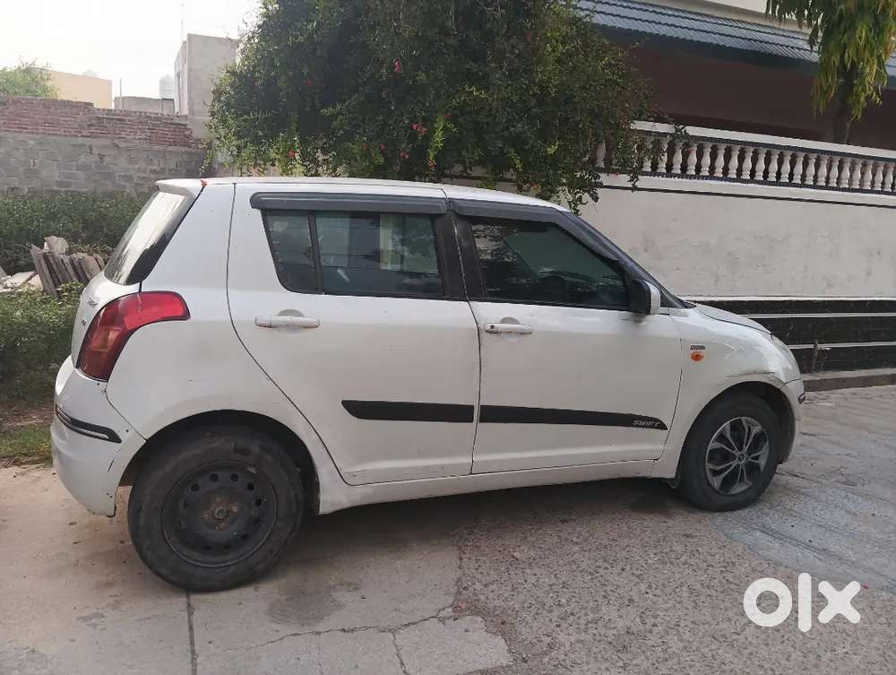 Maruti Suzuki Swift 2009 Diesel 130000 Km Driven