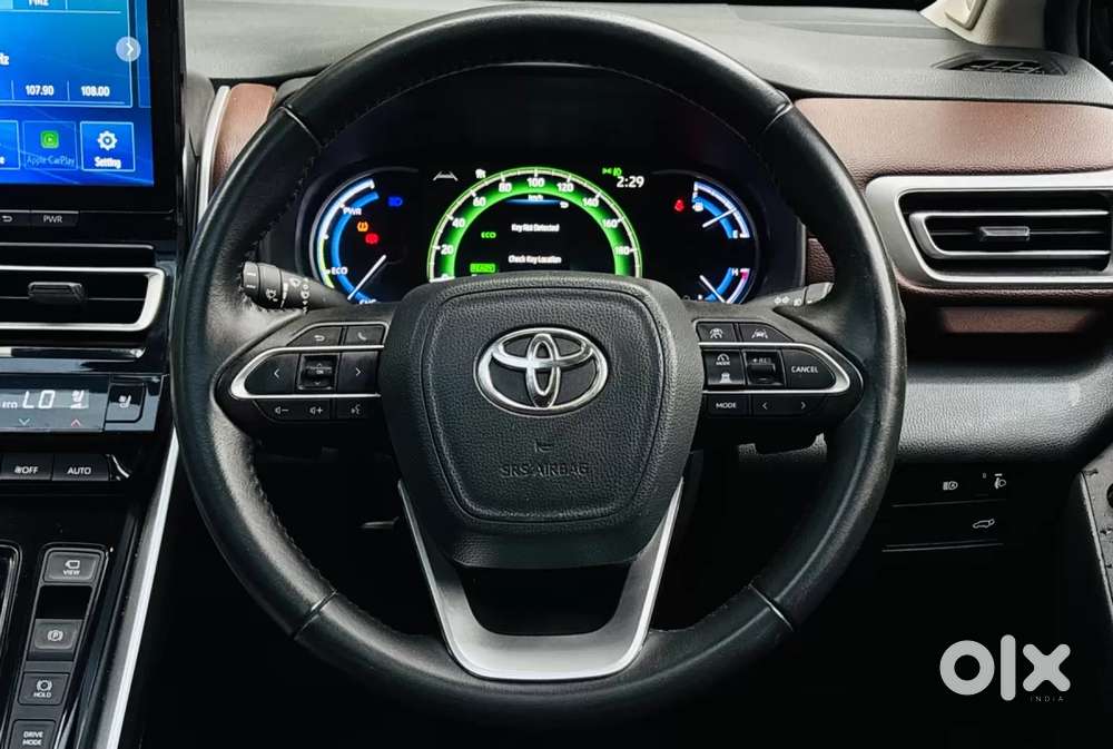 Toyota Innova Hycross 2.0 Zx (o) Hybrid 7 Str, 2025, Petrol