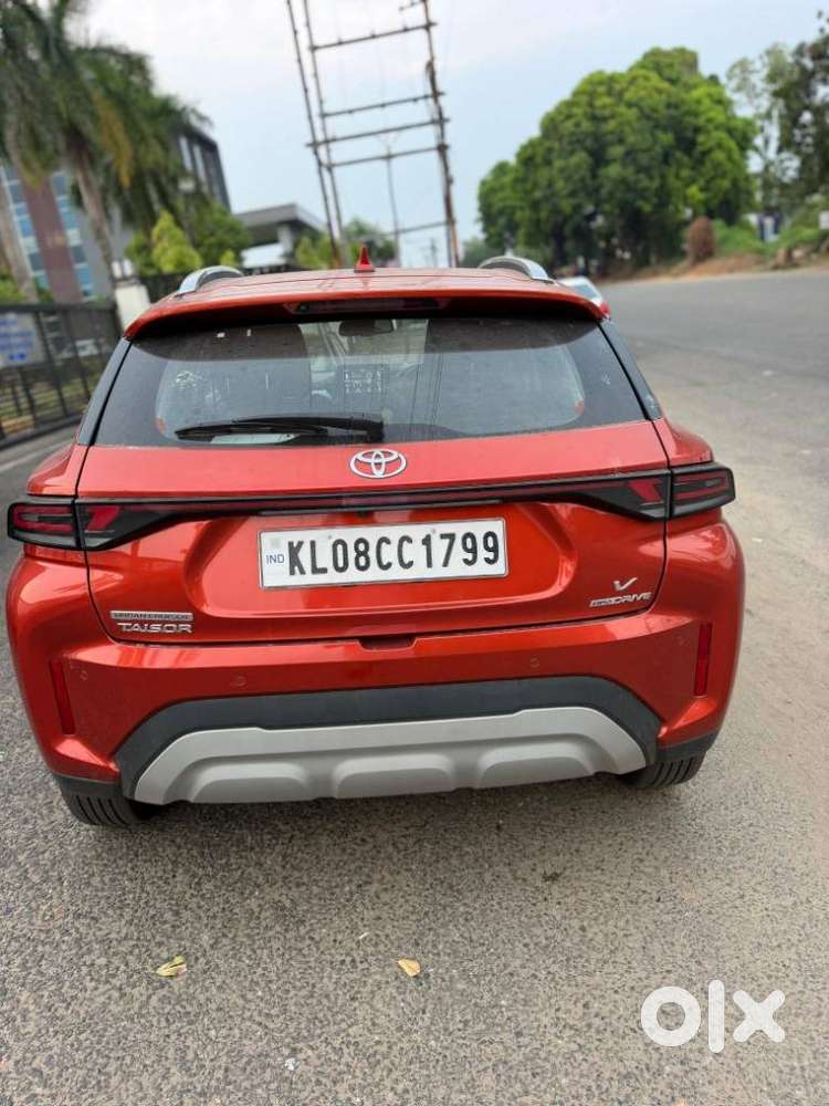 Toyota Urban Cruiser Taisor V 1.0 Petrol Mt, 2024, Petrol