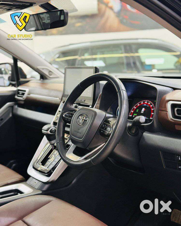 Toyota Innova Hycross 2.0 Zx Hybrid 7 Str, 2024
