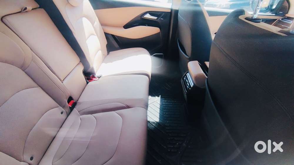 Mg Hector Plus Savvy Pro 1.5 Turbo Petrol Cvt 6 Str, 2025, Petrol