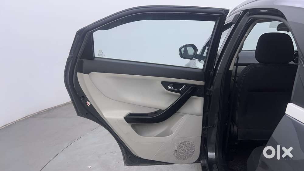 Tata Nexon 1.2 Revotron Xza Plus, 2022, Petrol