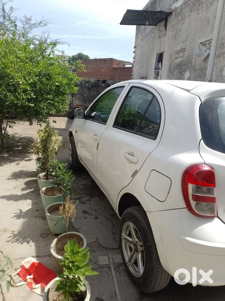 Nissan Micra Active 2015