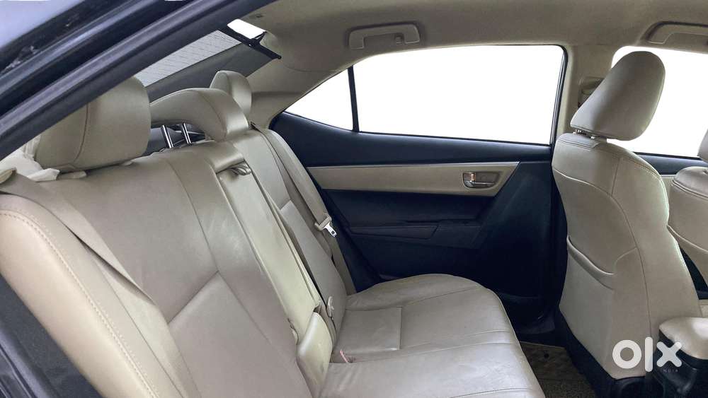 Toyota Corolla Altis Vl At, 2015, Petrol