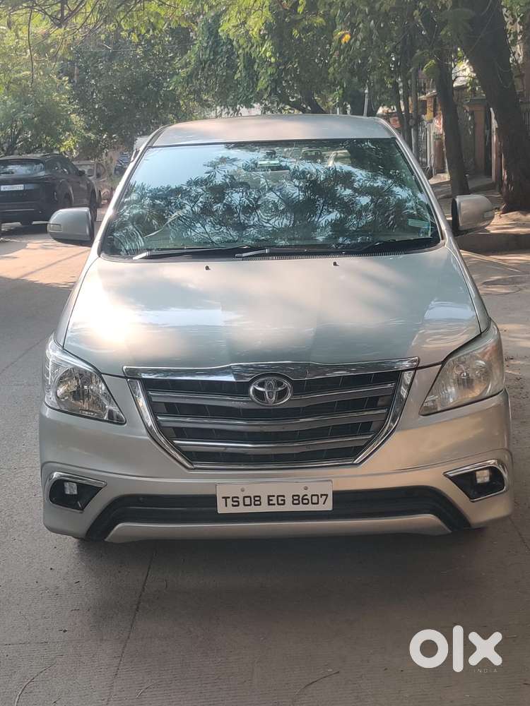Toyota Innova 2.5 Vx (diesel) 8 Seater Bs Iv, 2015, Diesel