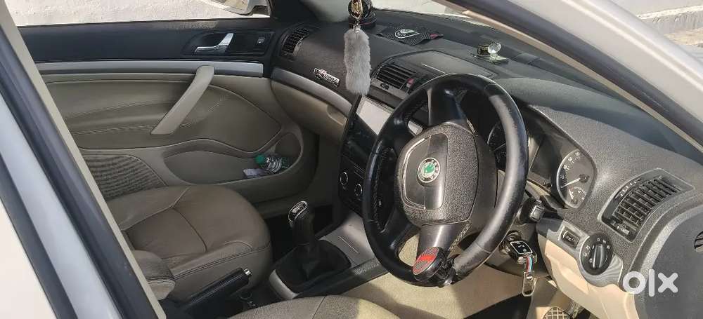 Skoda Laura 2.0 Ambiente 2012