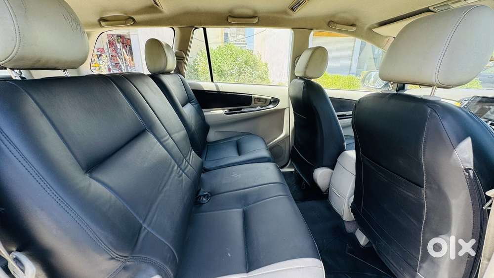 Toyota Innova 2.5 G (diesel) 8 Seater, 2013, Diesel