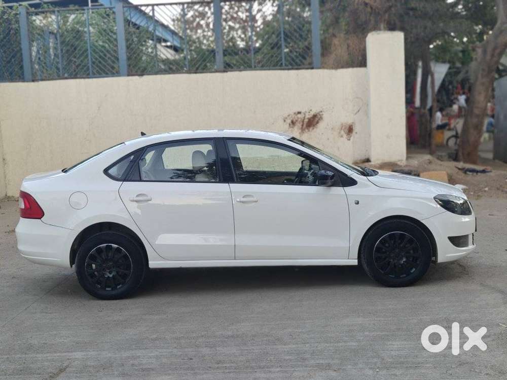 Skoda Rapid 2013-2016 1.6 Mpi At Elegance, 2014, Petrol