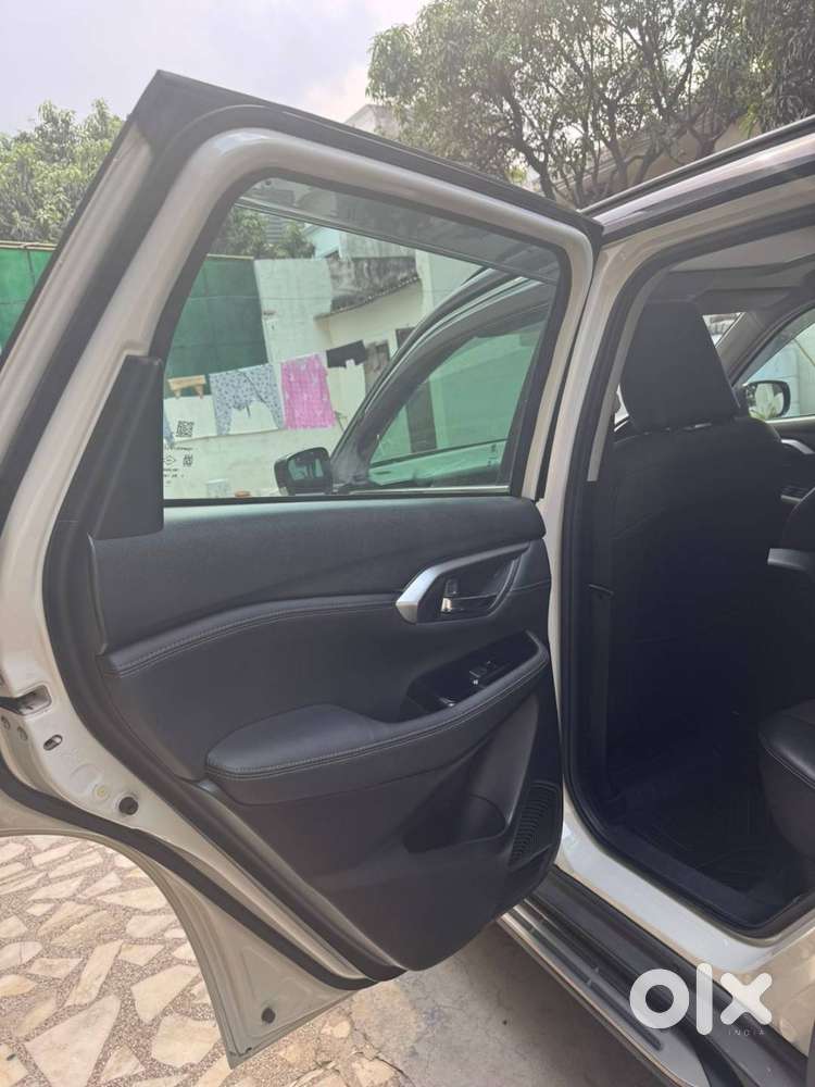 Top Variant Toyota Hyryder Available At A Throwaway Price