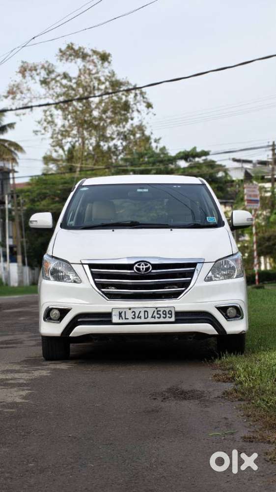 Toyota Innova [ ] 2.5 V Diesel 7 Str, 2015, Diesel