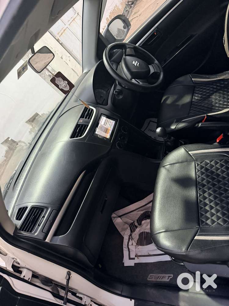 Maruti Suzuki Swift Lxi Option, 2017, Petrol