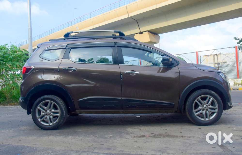 Renault Triber Rxz, 2023, Petrol