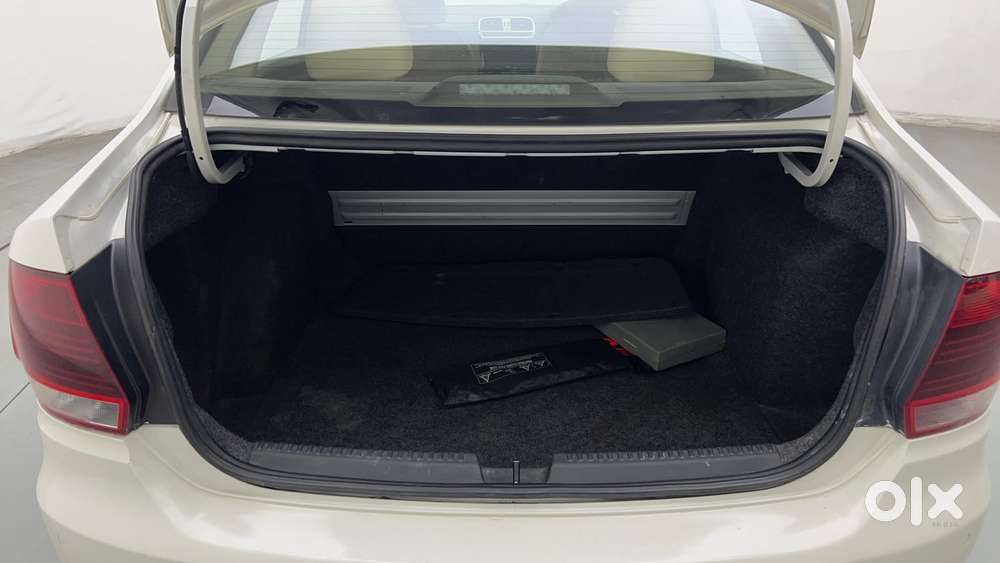 Volkswagen Vento Petrol Highline, 2015, Petrol